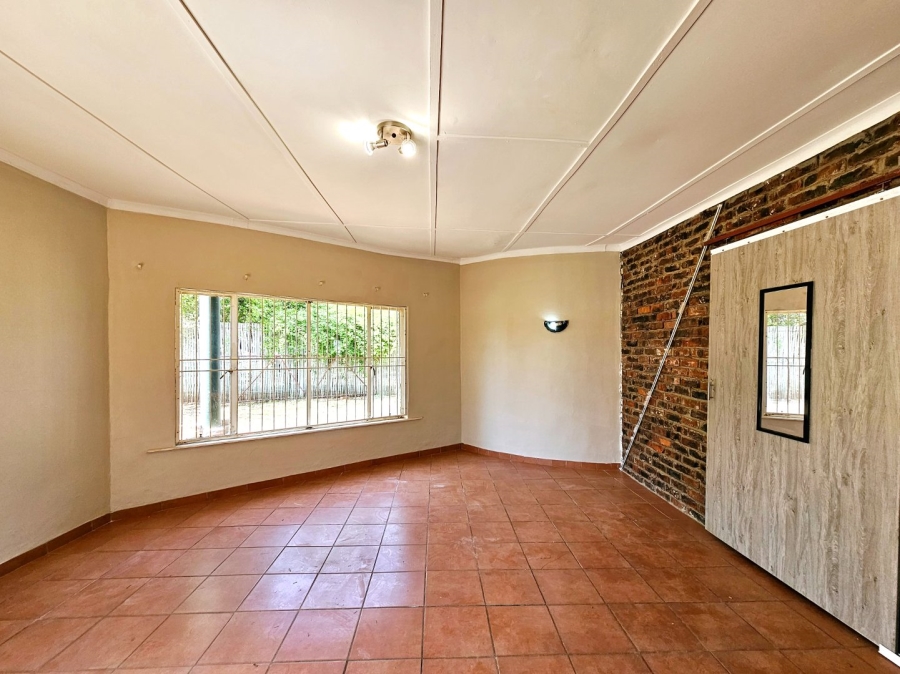 6 Bedroom Property for Sale in Bloemfontein Rural Free State